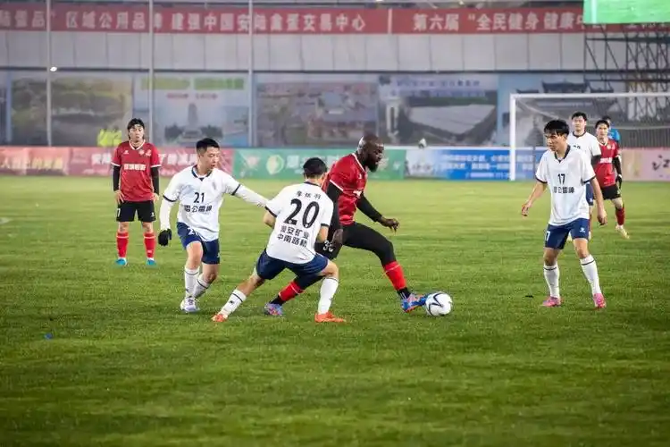 荷兰甲级联赛：埃因霍温 VS 阿贾克斯